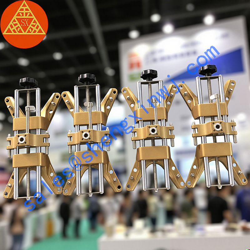 wheel alignment clamps on fair Brampe di allineamento delle ruote in fiera