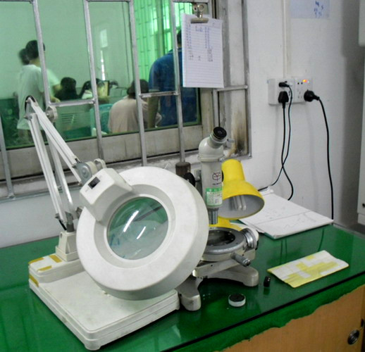 test machine for wheel alignment clamp MACCHINA DI PROVA PER CLAMP ALLINEAMENTO DELLA Ruota